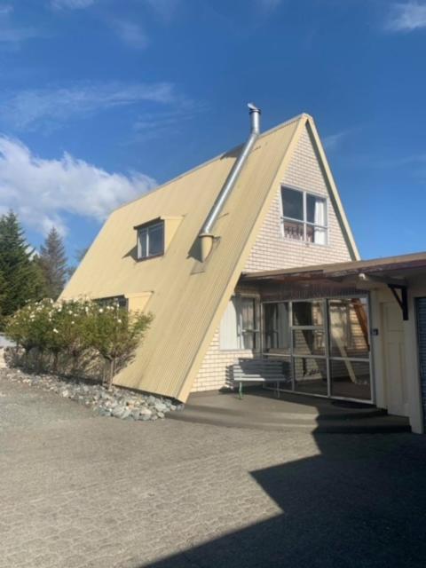 Classic A-Frame On Milford Te Anau Exterior foto